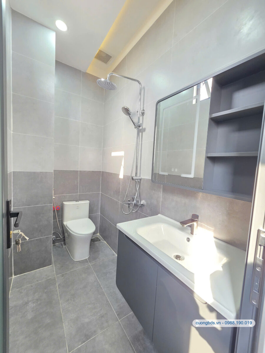 Bán nhà mới 1T3L 4x18m, đường D3 KDC Phú Hồng Thịnh 9 (hoàn công, full nội thất)
