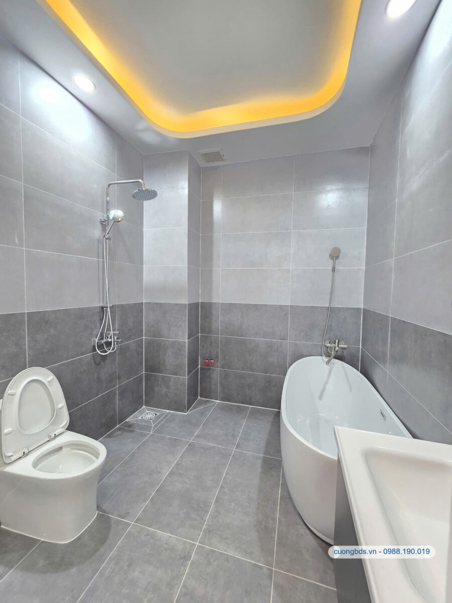 Bán nhà mới 1T3L 4x18m, đường D3 KDC Phú Hồng Thịnh 9 (hoàn công, full nội thất)