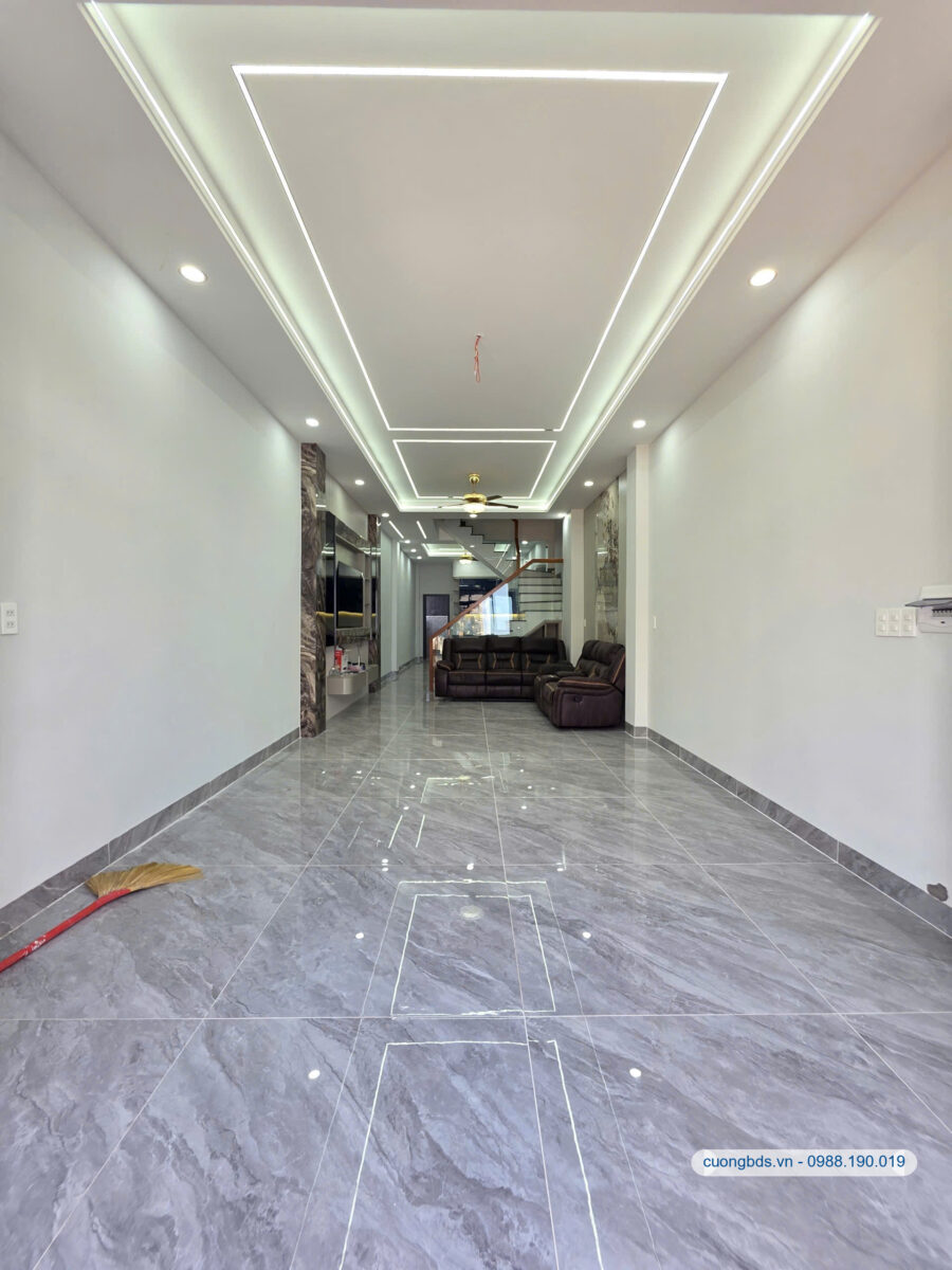 Bán nhà mới 1T3L 4x18m, đường D3 KDC Phú Hồng Thịnh 9 (hoàn công, full nội thất)