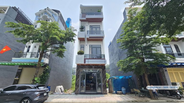 Bán nhà mới 1T2L 4X15m, đường D8 KDC Phú Huy (full nội thất, hoàn công)