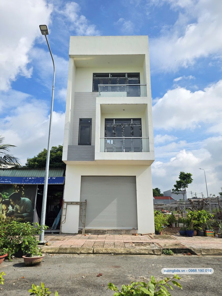 Bán nhà mới 1T1L 5x13m, đường D4 KDC Đại Quang Minh (hoàn công, không vướng tủ điện)