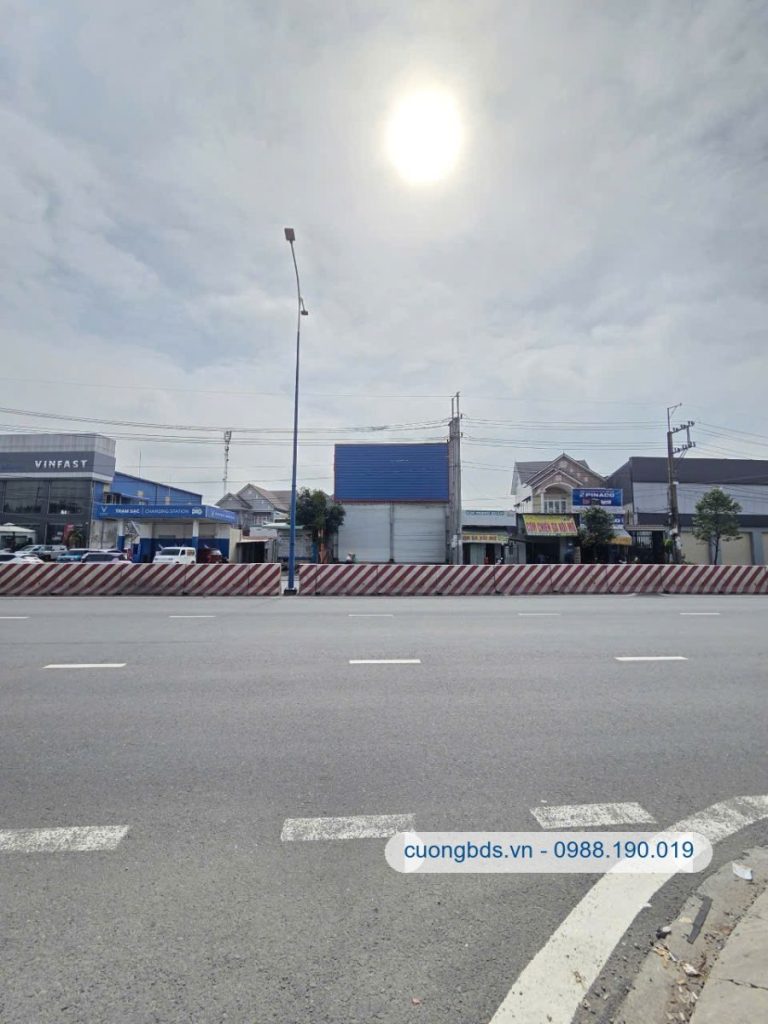 Bán kho xưởng 10×64.7m, mặt tiền ĐT.743 kế Vòng Xoay An Phú (sầm uất)