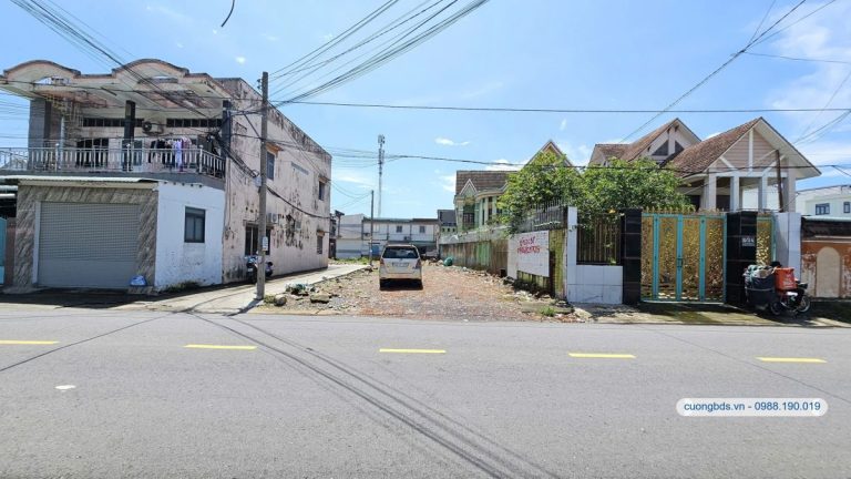 Bán lô góc 4.2x21m, mặt tiền Hoàng Minh Chánh (kinh doanh tốt, 2 lô)
