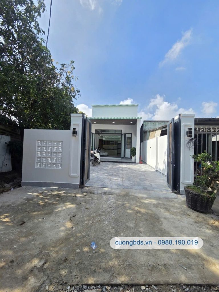 Bán nhà mới cấp 4 (5.6x33m), hẻm Lý Tự Trọng gần Ngã Tư Bình Chuẩn (full nội thất)